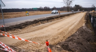 Pierwszy krok do trasy rowerowej do Oławy? Trwają prace przy ul. Oławskiej