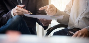 Konsultacje w Jelczu-Laskowicach: jak głosowali mieszkańcy w sprawie nocnej sprzedaży alkoholu?