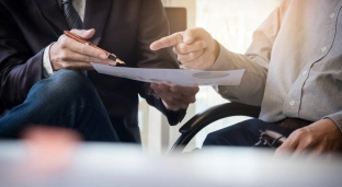 Konsultacje w Jelczu-Laskowicach: jak głosowali mieszkańcy w sprawie nocnej sprzedaży alkoholu?