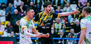 Siatkarskie emocje w Jelczu-Laskowicach. Gwardia lepsza w pierwszym meczu play-off