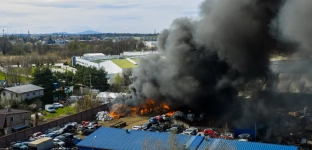 Ogromne kłęby czarnego dymu. Pożar na Zielnej w Oławie