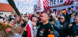 43 dni, 17 000 km i trzy klasyki. Niezwykła wyprawa dotarła do Oławy