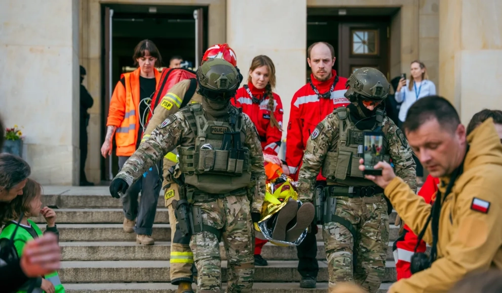 Atak, zakładnicy i antyterroryści w akcji. Realistyczne ćwiczenia służb