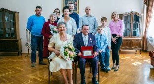 Złote Gody w Oławie. 50 lat razem świętowali Grażyna i Sylwester Kwiatkowscy