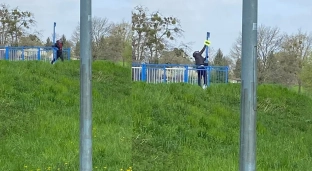 Mężczyzna w kominiarce i niepokojąca sytuacja podczas akcji w Oławie