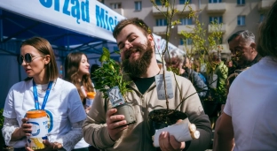 Sadzonki dla mieszkańców i wsparcie dla Tęczy