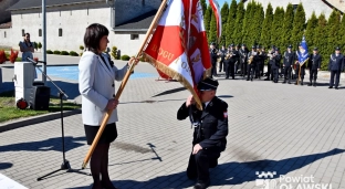 Nowy sztandar dla OSP w Kończycach