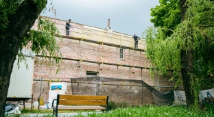 Na Skwerze Praw Kobiet powstaje mural