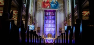 Oławska Noc Uwielbienia - całonocne czuwanie przed Zesłaniem Ducha Świętego
