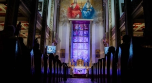 Oławska Noc Uwielbienia - całonocne czuwanie przed Zesłaniem Ducha Świętego