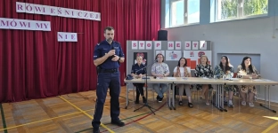 Debata o przemocy rówieśniczej i cyberprzemocy w Oławie