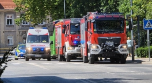 Nietrzeźwy wpadł pod koła autobusu. Trafił do szpitala