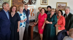 Spotkali się 50 lat po maturze. Rocznik 1976 oławskiego LO znów razem