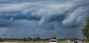 Burzowo w powiecie. Wydano ostrzeżenie drugiego stopnia