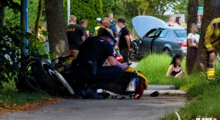 Wyprzedzał ciąg pojazdów, będąc pod wpływem alkoholu. Dwie osoby trafiły do szpitala