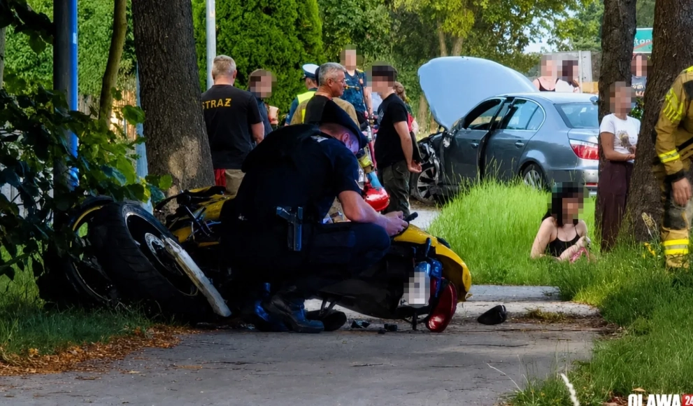 Wyprzedzał ciąg pojazdów, będąc pod wpływem alkoholu. Dwie osoby trafiły do szpitala