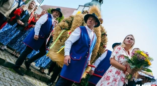 Dożynki Wojewódzkie w Bystrzycy przeszły do historii. Chwalibożyce z trzecim miejscem na Najpiękniejszy Wieniec Dożynkowy [ZDJĘCIE]