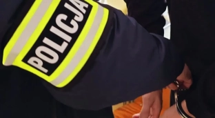 35-latek zatrzymany w Oławie. Policja wymienia szereg zarzutów i zobowiązuje do powrotu do kraju