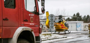 Wszystkie służby na Paderewskiego. Z okna bloku wypadł młody mężczyzna