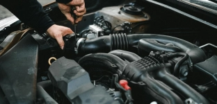 Kupiłem auto z ogłoszenia we Wrocławiu – dlaczego pierwsza wizyta w warsztacie to obowiązek?