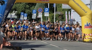 Młodzi lekkoatleci z klubu Młodzik Ziemia Oławska z sukcesami we Wrocławiu