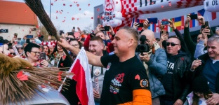 43 dni, 17 000 km i trzy klasyki. Niezwykła wyprawa dotarła do Oławy