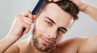 Układanie gęstych włosów męskich - najlepsze produkty i triki!