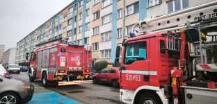 Alarm gazowy w bloku. Na miejscu straż pożarna i policja