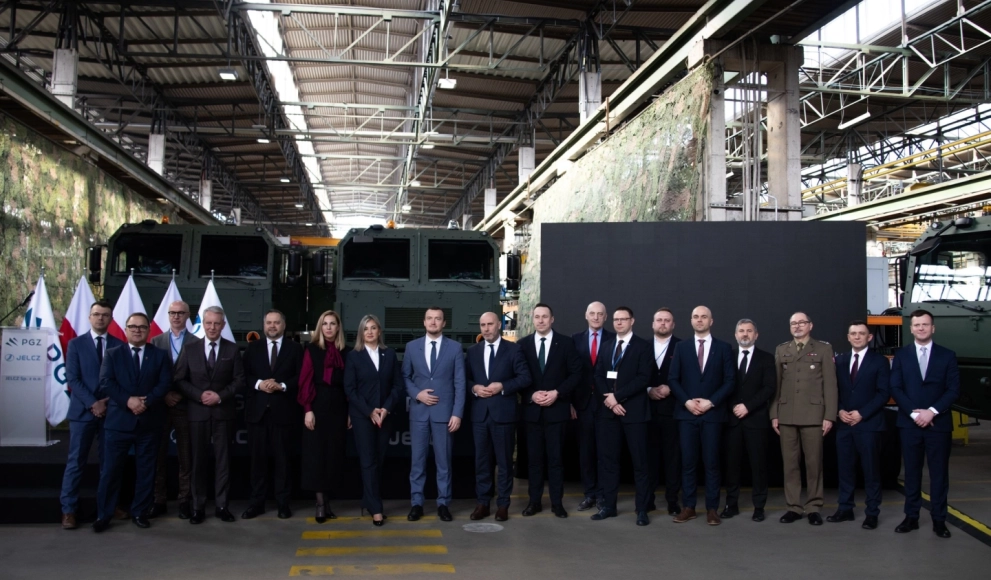 756 milionów złotych dla Jelcza. Podpisano umowę na budowę nowej fabryki