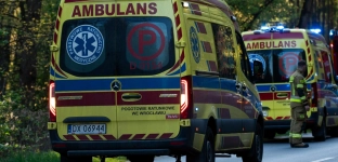 Wypadek na przejściu dla pieszych. Dwie kobiety trafiły do szpitala