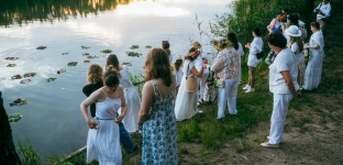 Nad jelczańskim stawem znowu będzie magicznie. Zbliża się Noc Świętojańska