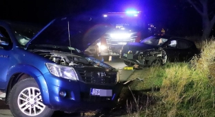 Czołówka niedaleko Dobrzykowic. Dwie osoby trafiły do szpitala