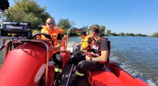 Oławscy strażacy testowali nową łódź ratowniczą