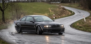 Kolejne zmiany w przepisach ruchu drogowego. Od dzisiaj zakaz driftowania