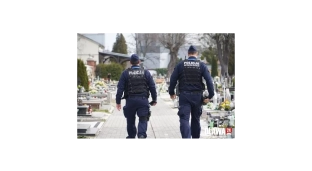 Policja z wizytą na cmentarzu. Posypały się upomnienia i mandaty