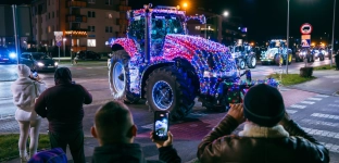 Świąteczna parada traktorów przyciągnęła tłumy