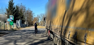 Ciężarówki pod lupą policji. Kontrole na drodze wojewódzkiej
