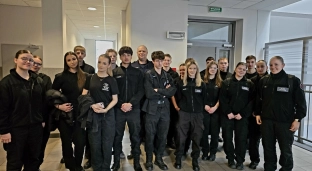 Uczniowie z wizytą w komendzie