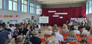Debata o przemocy rówieśniczej i cyberprzemocy w Oławie