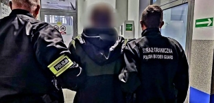 Agresywny 35-latek zatrzymany w Oławie. Miał grozić ludziom nożem