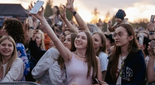 Gdzie wybrać się latem? Sprawdź kalendarz wydarzeń w Gminie Jelcz-Laskowice!
