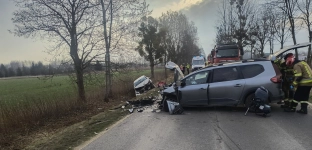 Trzy samochody zderzyły się w Miłoszycach. Wśród poszkodowanych dziecko