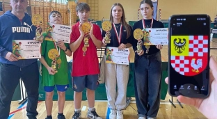 Sukcesy podopiecznych Domu Dziecka w Oławie w Turnieju Tenisa Stołowego