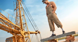 Pracujesz fizycznie za 4000 zł? Pokażemy Ci, jak w 3 miesiące zdobyć zawód, w którym zarobisz dwa razy tyle