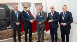 200 milionów złotych gwarancji dla spółki JELCZ. Wsparcie dla modernizacji armii