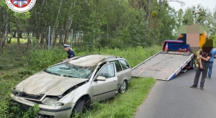 Była nietrzeźwa i dachowała. Tłumaczyła, że to zmywacz do paznokci z acetonem