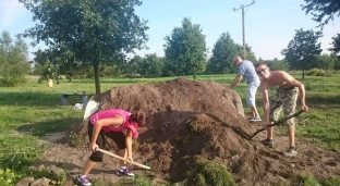 Odnawiają zniszczony wybieg dla psów