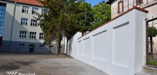 Mur przy liceum oficjalnie odebrany