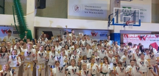 Dragon górą! Oławscy karatecy wracają z 14 pucharami