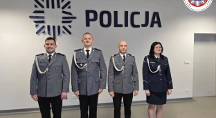 Awanse w oławskiej policji - funkcjonariusze odebrali akty mianowania